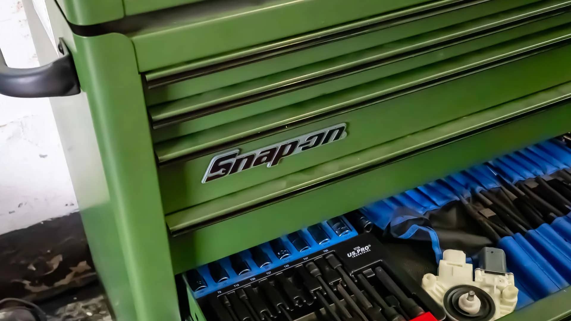 A Snap-on toolbox in the MotorWorld workshop